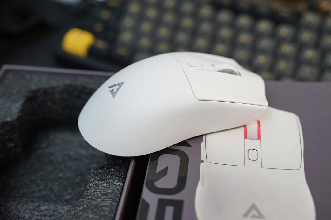 AOQELO AWQ5 TRI MODE ESPORTS GAMING MOUSE