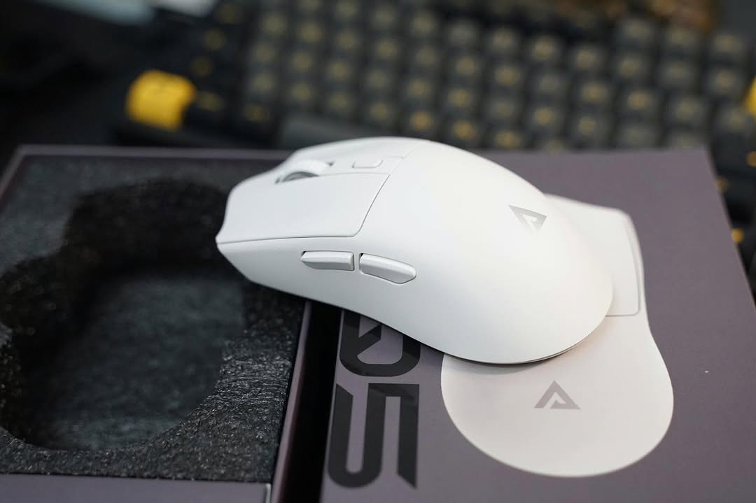 AOQELO AWQ5 TRI MODE ESPORTS GAMING MOUSE