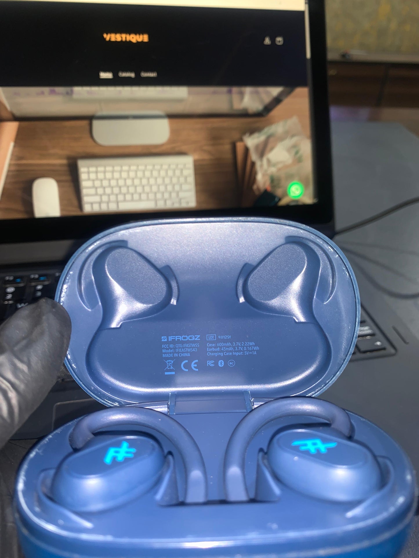 iFrogz Airtime Sports - Premium Wireless Earbuds